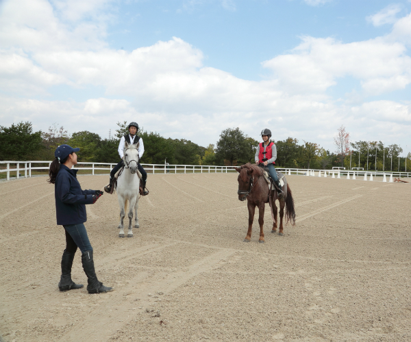 馬場にてレクチャー開始